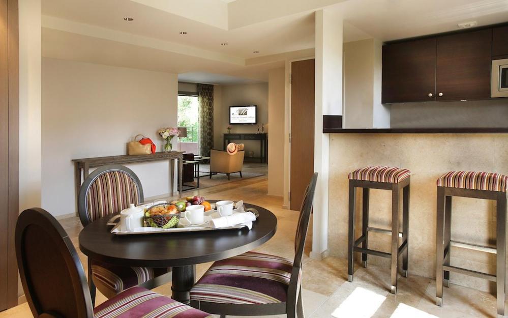 Residence Hoteliere 4 Etoiles Les Mas Du Grand Vallon Мужен Экстерьер фото