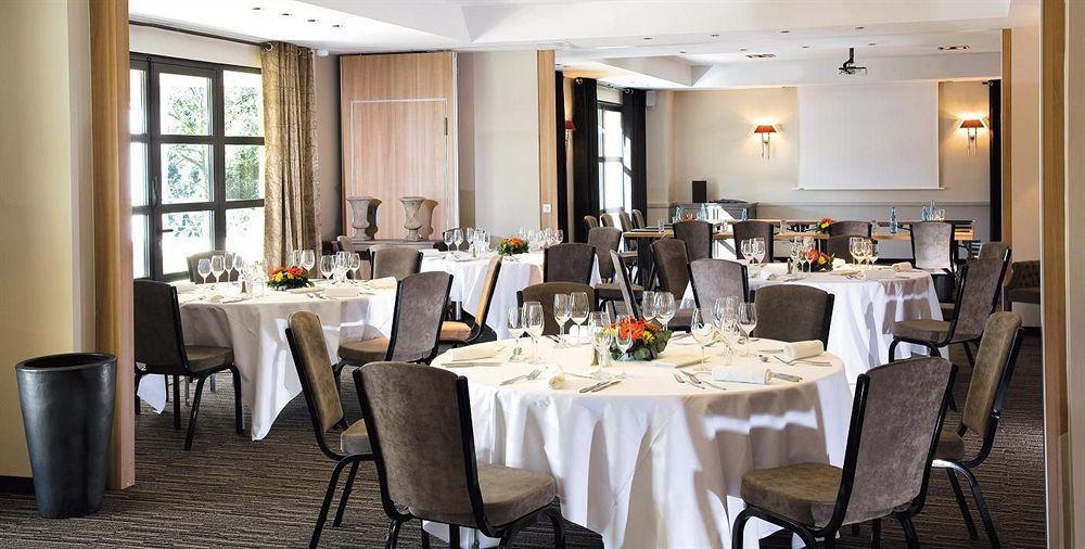 Residence Hoteliere 4 Etoiles Les Mas Du Grand Vallon Мужен Ресторан фото